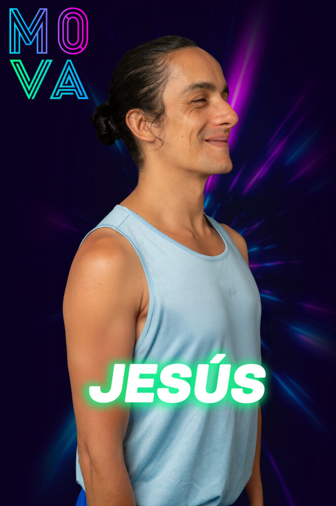 Jesus, profesor de yoga en Mova